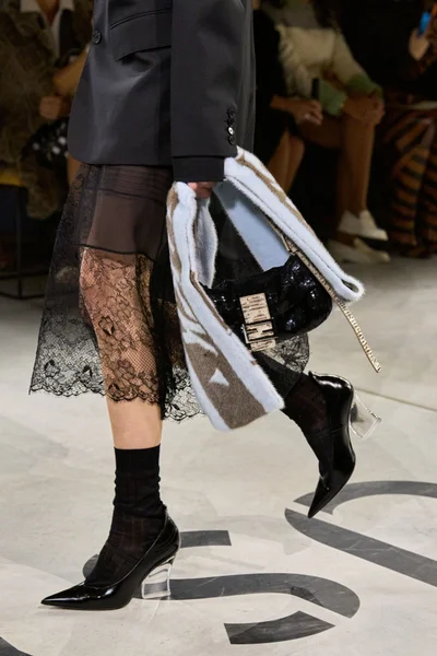 Look 65